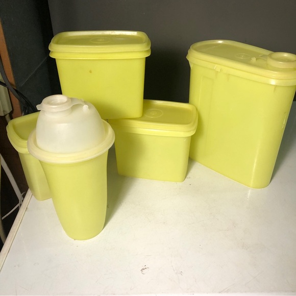 Tupperware Kitchen Tupperware Vintage Containers Yellow 5 Pc Lot